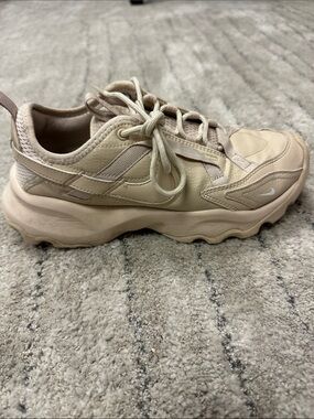 Nike TC 7900 Sneaker Sanddrift Sail (Women's)  Casual Trainer Sz 6.5